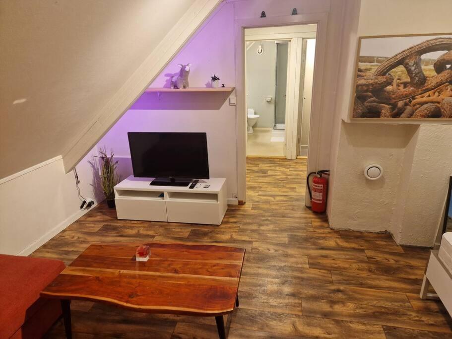 Apartment Smaller Next To Bridge *