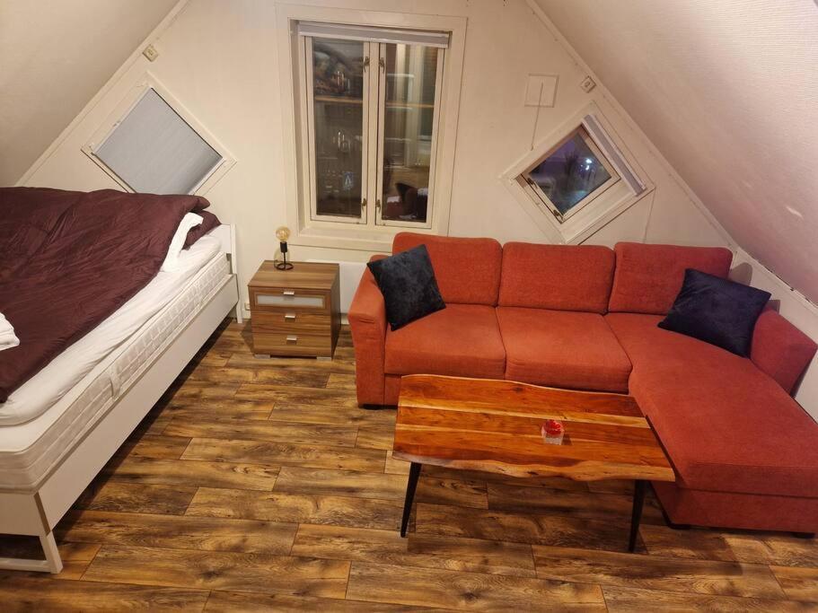 Apartment Smaller Next To Bridge